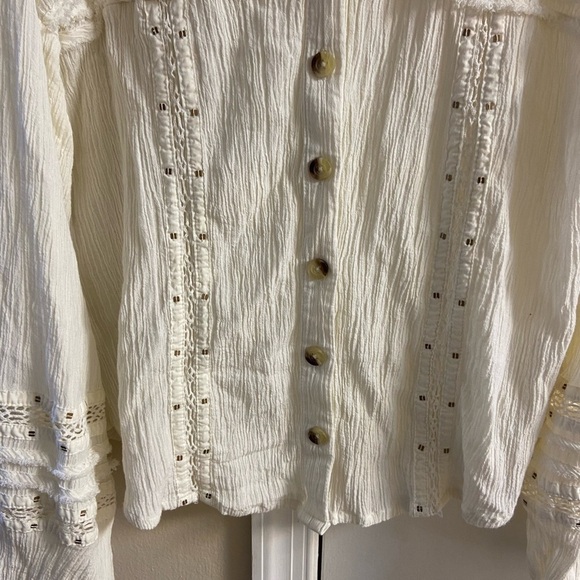 Free people Elegant Ivory Button-Down Shirt with Lace Accents Medium - Picture 4 of 8